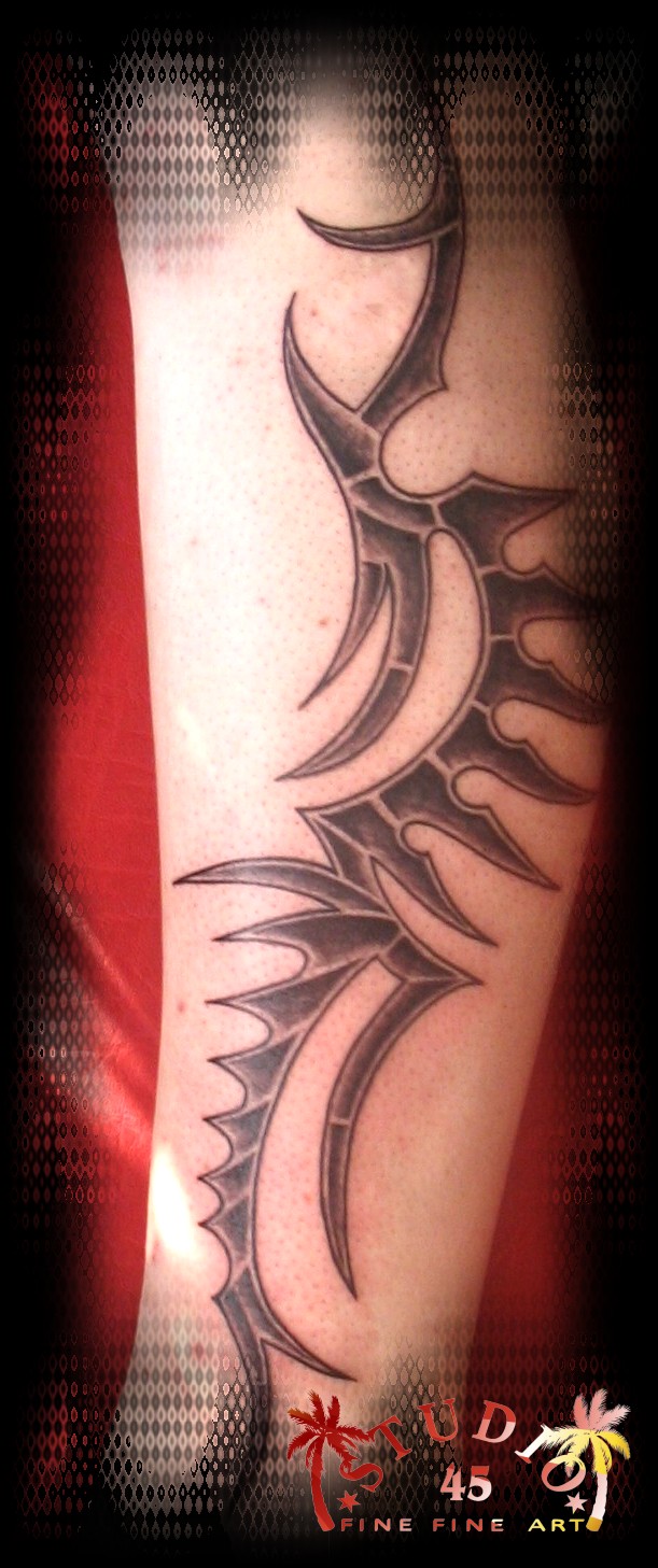 WadenTribal Schattiert long Tattoo Bein Recklinghausen STUDIO 45